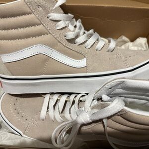 Vans sneakers NEW women size 7